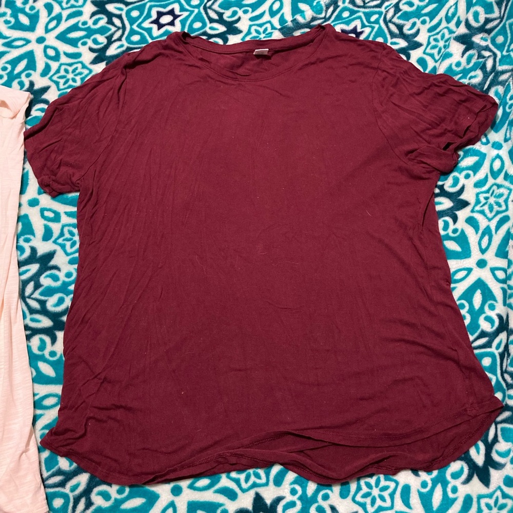 Old Navy Luxe T-Shirt 2-Piece Lot - Size XL - Picture 3 of 4